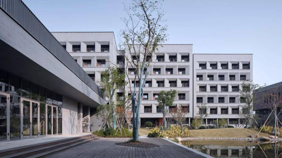 案例欣赏丨现代简约大气美观的中学宿舍楼