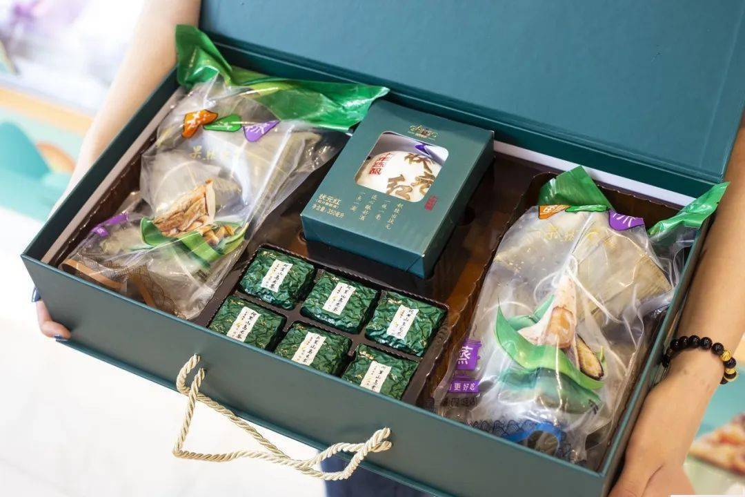 一网打尽元祖采用急速冷冻的方式完整的保存了粽子本身的风味~颜值