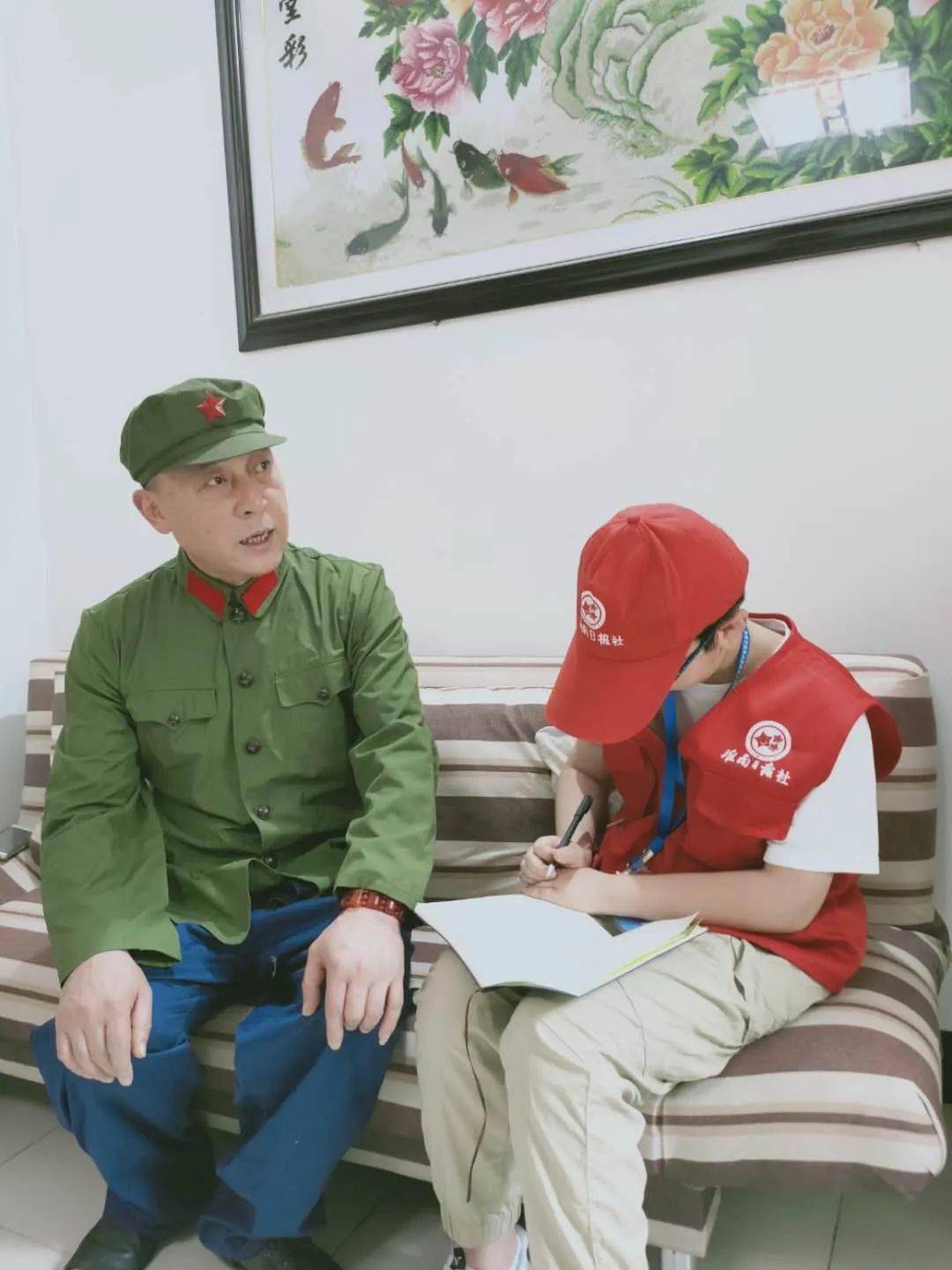 国防教育征文采访退役老兵传承红色精神