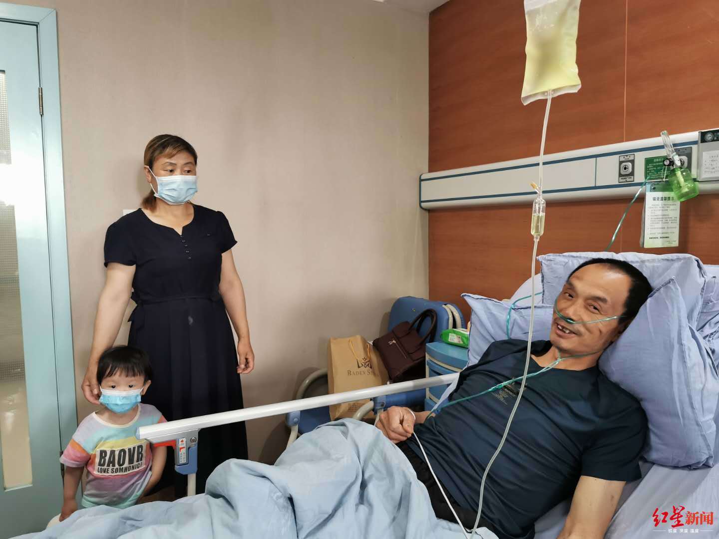 恒耀平台官网工人被困隧道7天惊魂: 敲钢管、喝尿,若一个人肯定挺不过 (图3) 恒耀平台官网工人被困隧道7天惊魂: 敲钢管、喝尿,若一个人肯定挺不过 (图3)