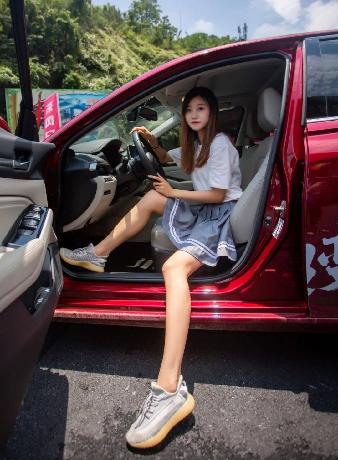 还有东风日产小姐姐的热情试驾王小鸡的亲身体验看完