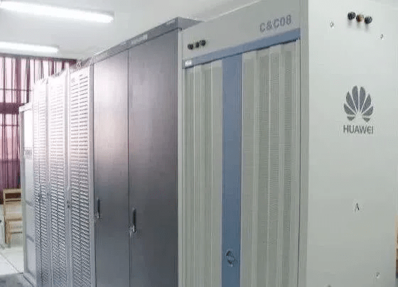 被封杀的华为,暴乱的美国:任正非下了一招险棋!_孟晚舟