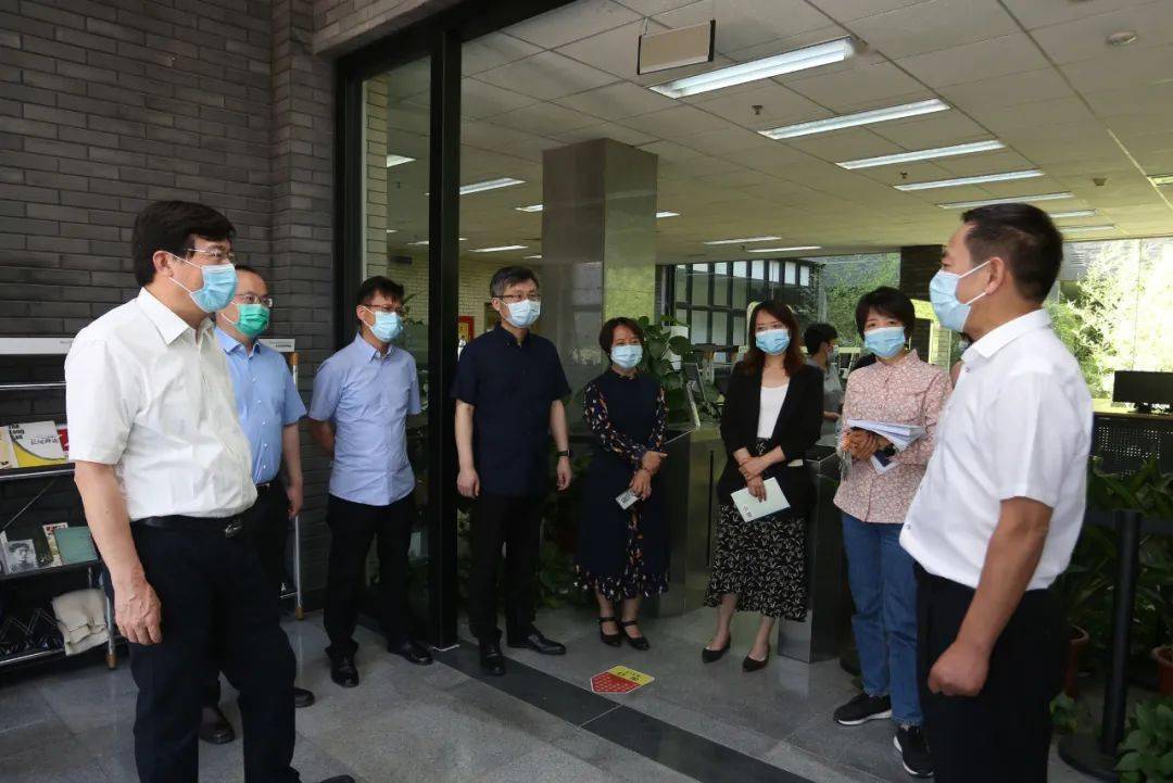 北京市教委巡视员王定东来中央美院检查指导返校准备工作