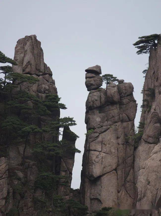 中國世界地質公園奇松怪石瀑布雲海黃山世界地質公園