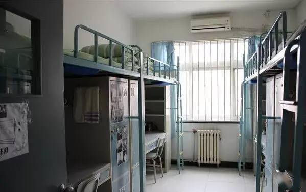 宿舍严格执行按性别分层分配住宿,异性辅导员不能进入营员宿舍.