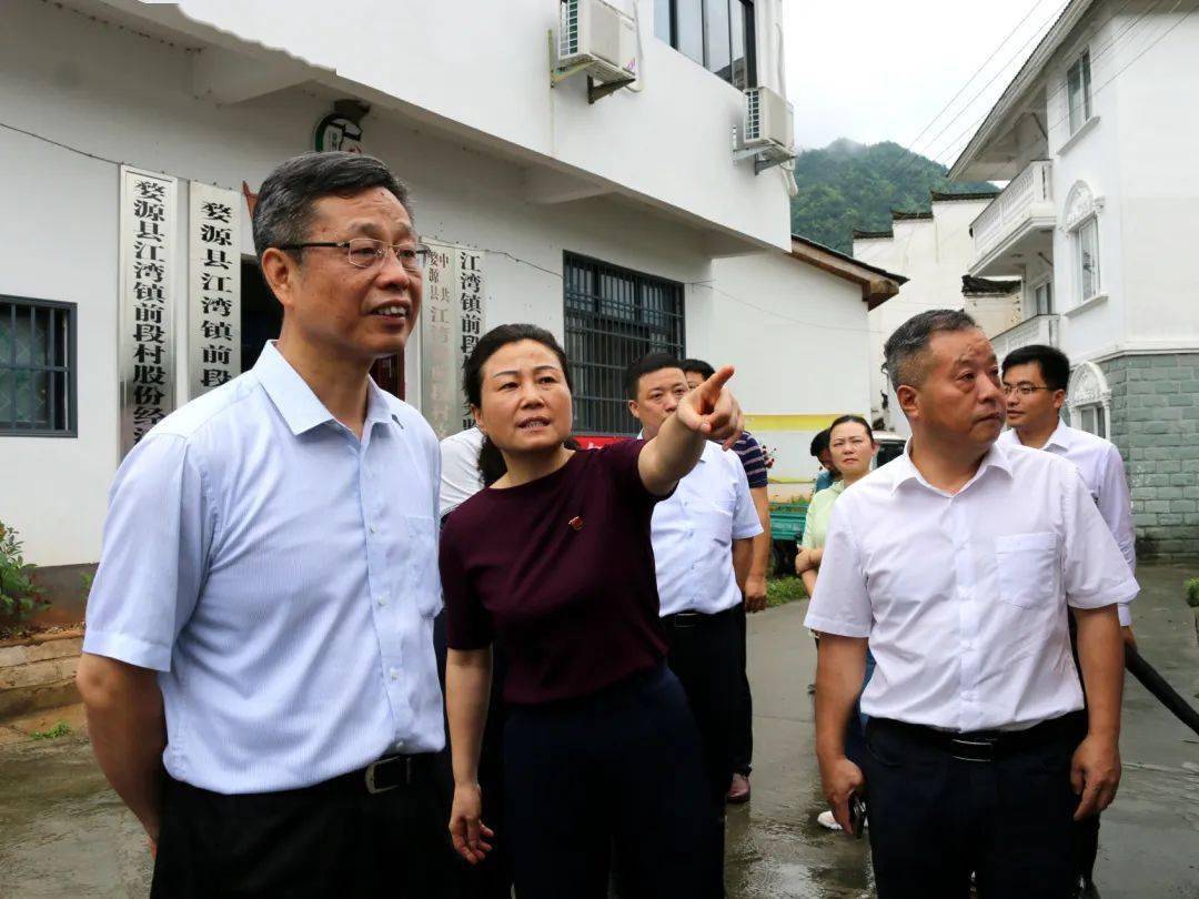 朱寅健在婺源走访调研