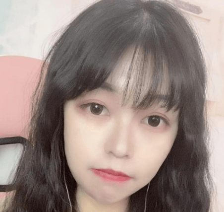 虎牙"女可杰"草莓刚火就被针对,因性别歧视被喷的遍体鳞伤