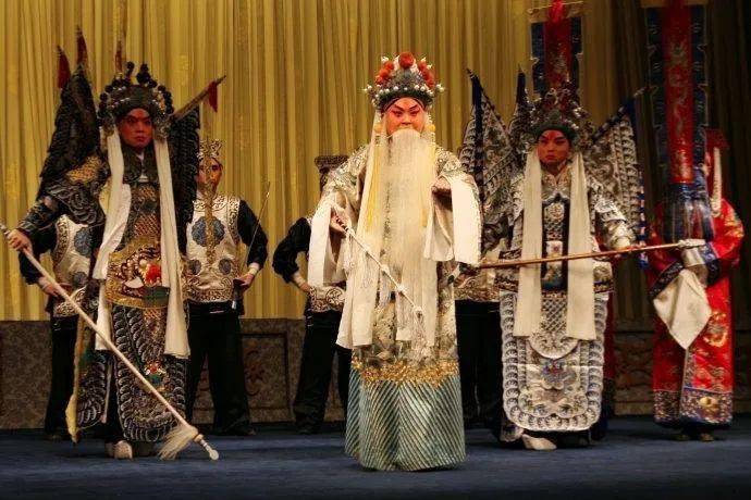 "戏曲也较真儿"之祭灵中的刘备到底该穿什么?_手机搜狐网