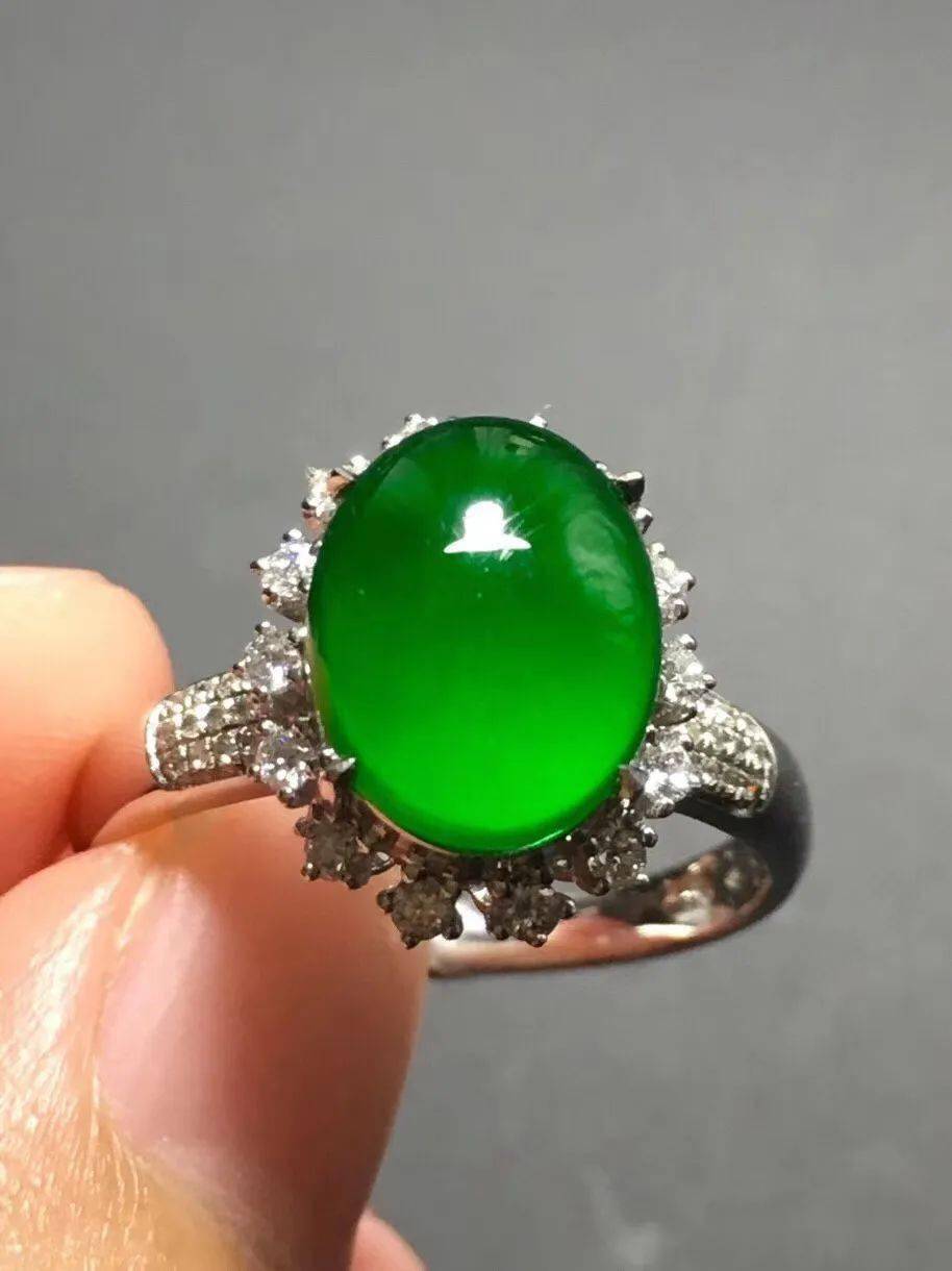 翡翠欣赏丨冰种正阳绿金鱼戒指:14000元_mm