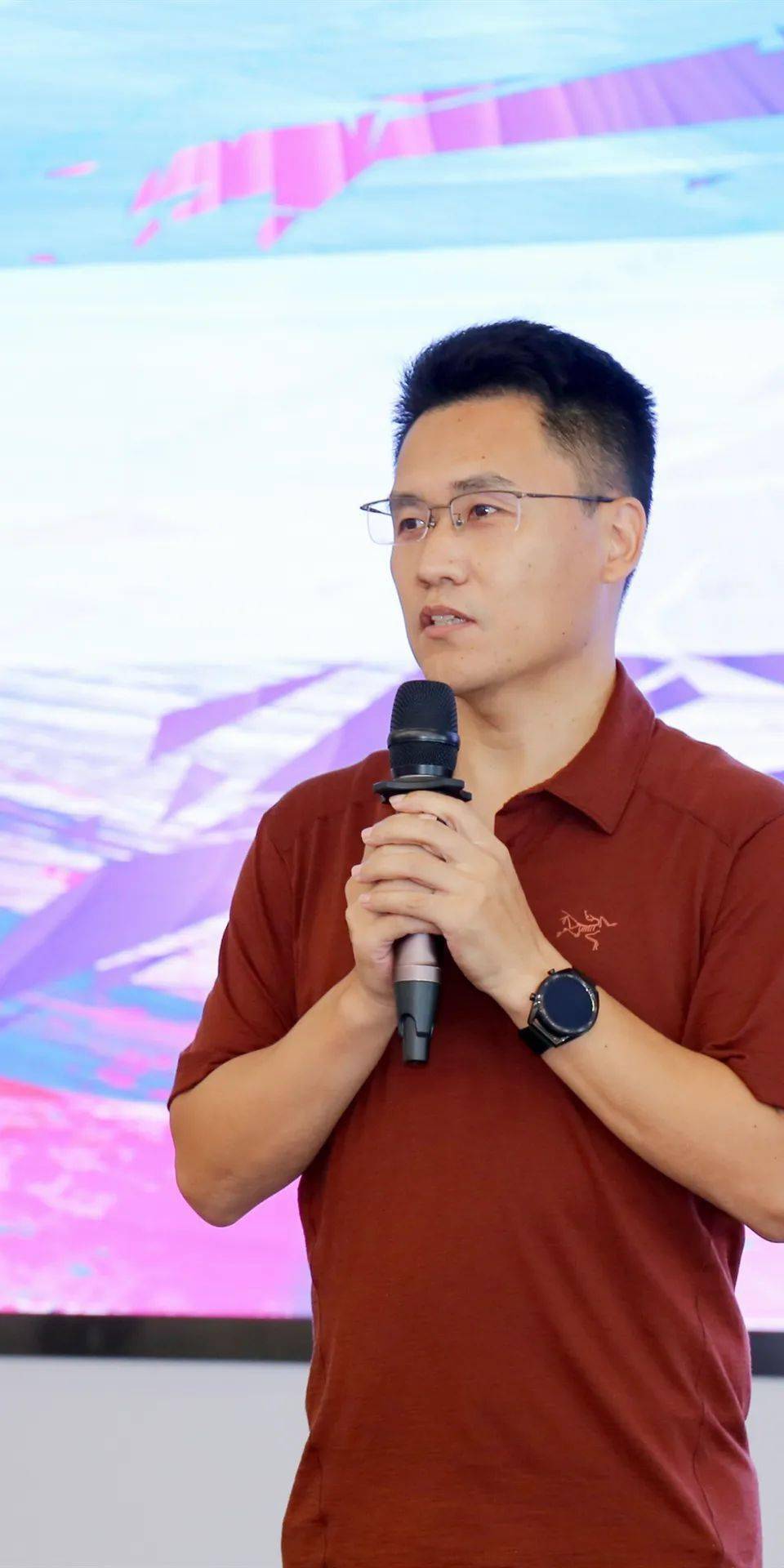 黄丽辉谭振林黄丽辉:欧菲光已经逐渐成为优秀人才的摇篮,希望位处重要