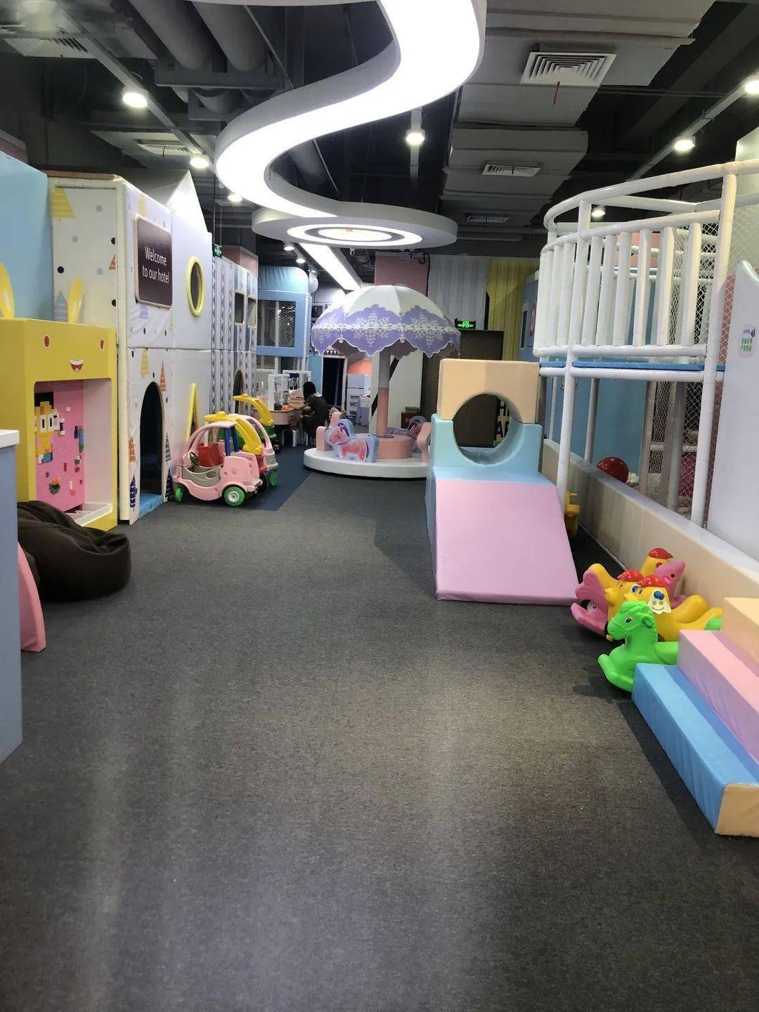 幼乐房妈妈口碑首选母婴好物新升级婴儿游泳馆,育婴室一应俱全给你