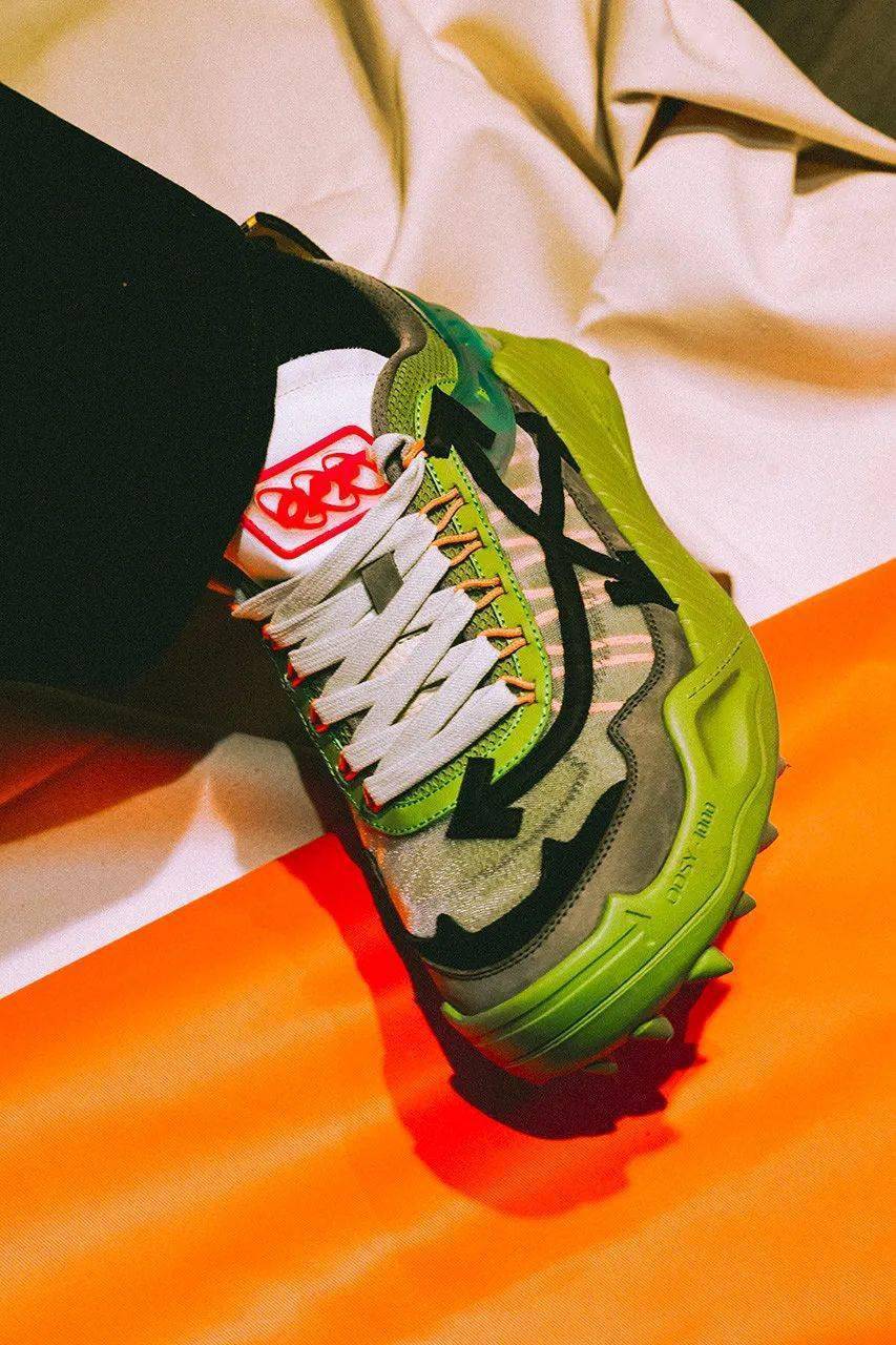 virgilabloh最近又换了双鞋