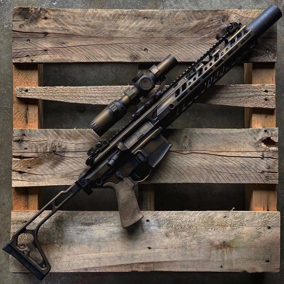 枪械涂装美图融入了个人的喜好和品味独树一帜的个性化优质产物