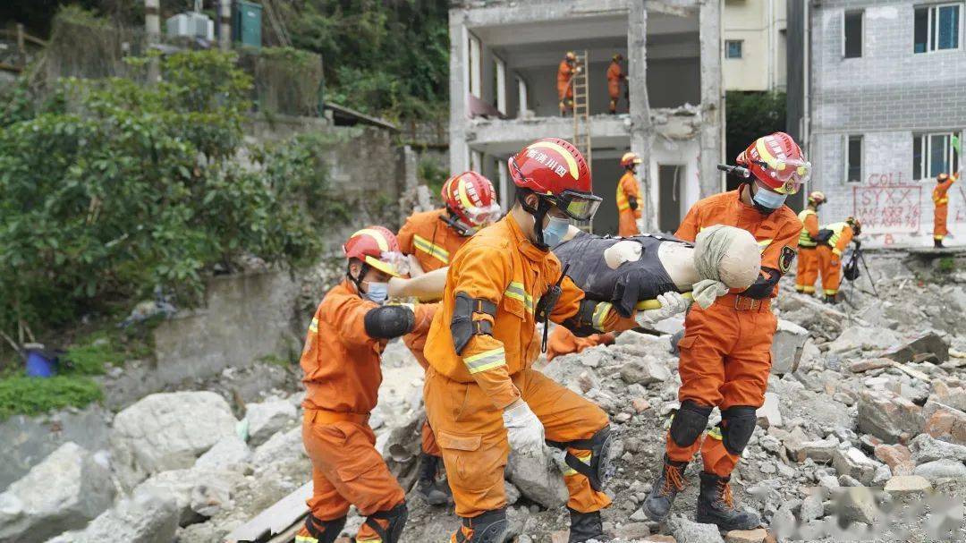 四川省消防救援总队完成省级抗震救灾演练任务黑科技方舱首次亮相