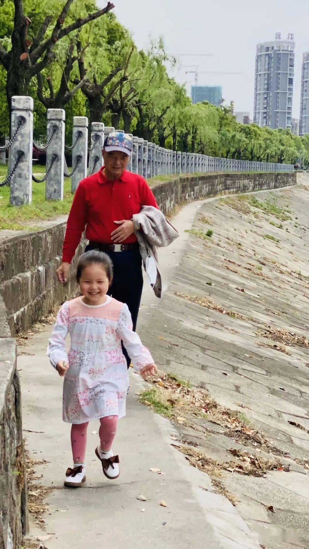 吴碧霞的5岁女儿一首童谣刚上热榜又一曲抗疫新歌走红