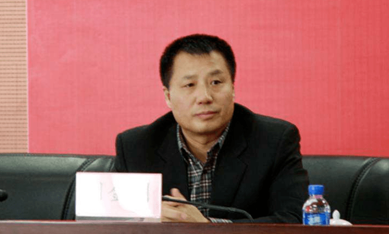 此前,2019年11月,内蒙古银保监局党委委员刘金明被查.