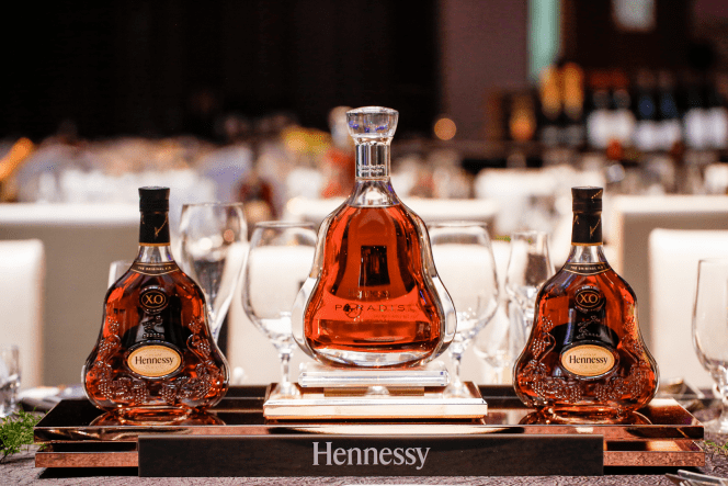 lv老板疫情期间损失300亿这匹穿着羊毛衫的狼怎么可能被轻易绊倒