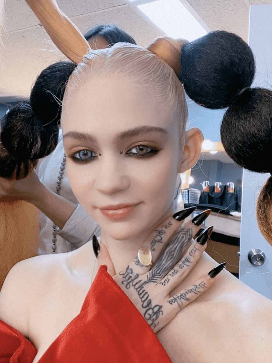 拍卖灵魂的grimes,灵魂到底多有趣?_musk