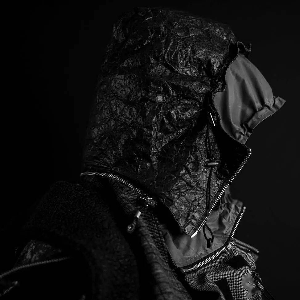 把衣服分离互换叠加忘了过时的极简主义吧新极繁主义的暗黑机能风了解