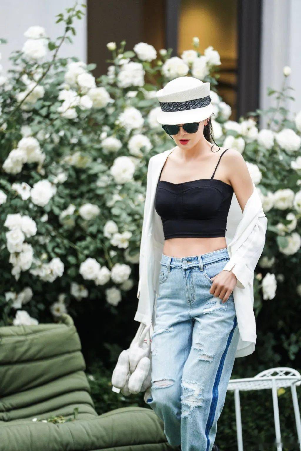 67国产53岁大妈健身20年身材火辣完爆18岁少女和24