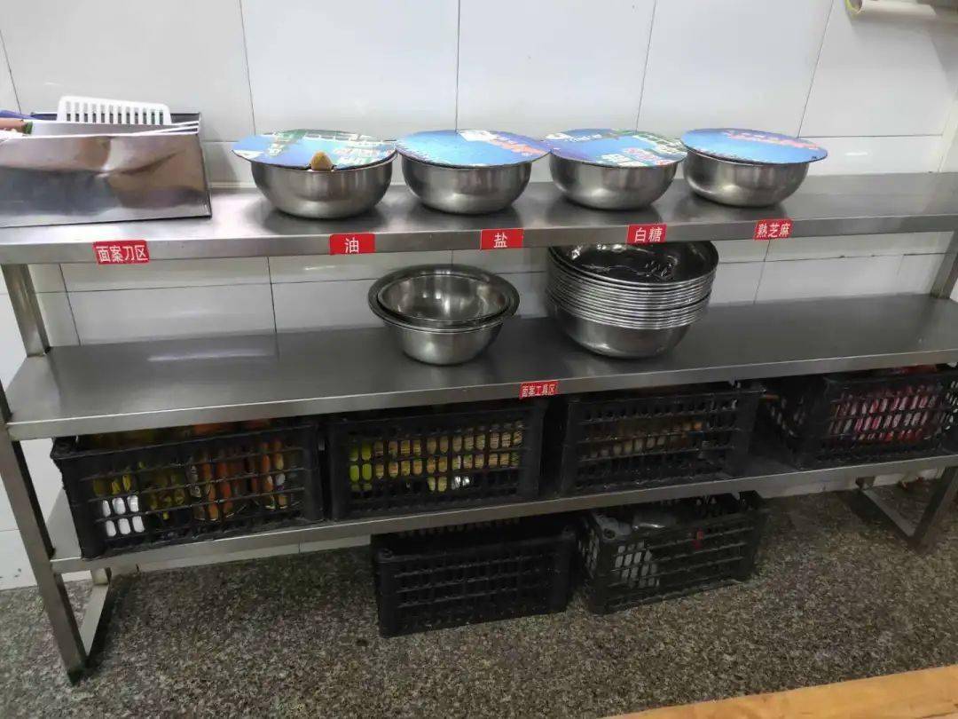 永威小学厨房大揭秘花样美食任你点孩子成长乐开颜