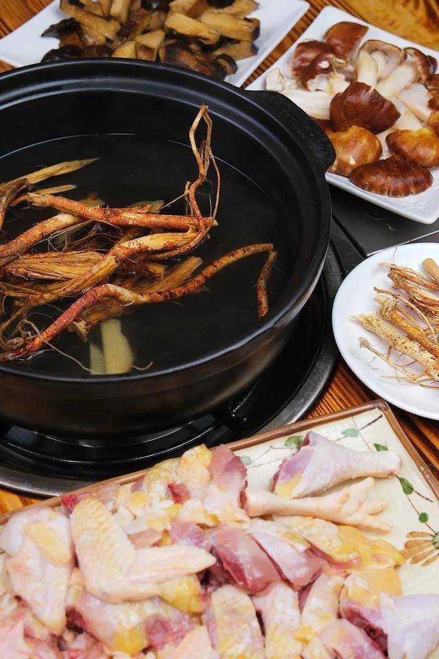 特价68元/只70 五指毛桃煲清远鸡 70冬瓜块也消灭得一件不留,软绵