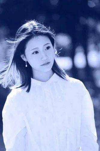 张志伟书籍设计:《桂东南传统民间舞犀文化》指导教师:牧婧海报设计