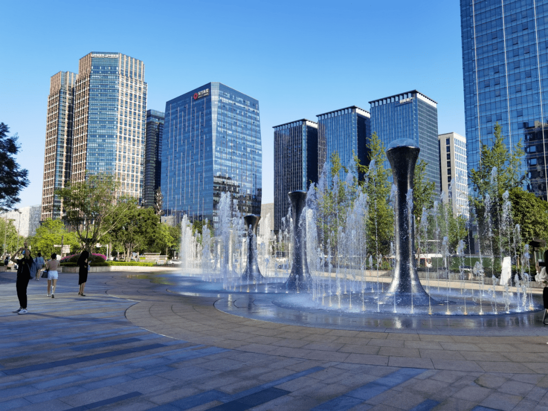 成都悠方前广场喷泉实景拍摄