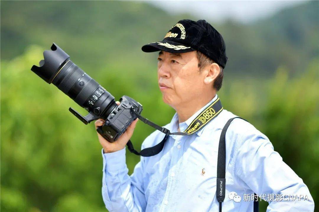 感受绿的世界花的海洋李新春作品欣赏