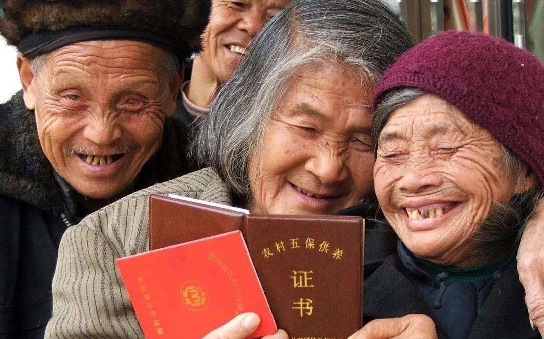 如果你是  2020年退休的话,是  不能参与今年养老金调整的了,只能等到