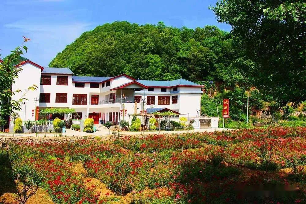 栾川县北乡村:北乡村处于栾川县庙子镇,绿茵成林,风景如画,气候温和
