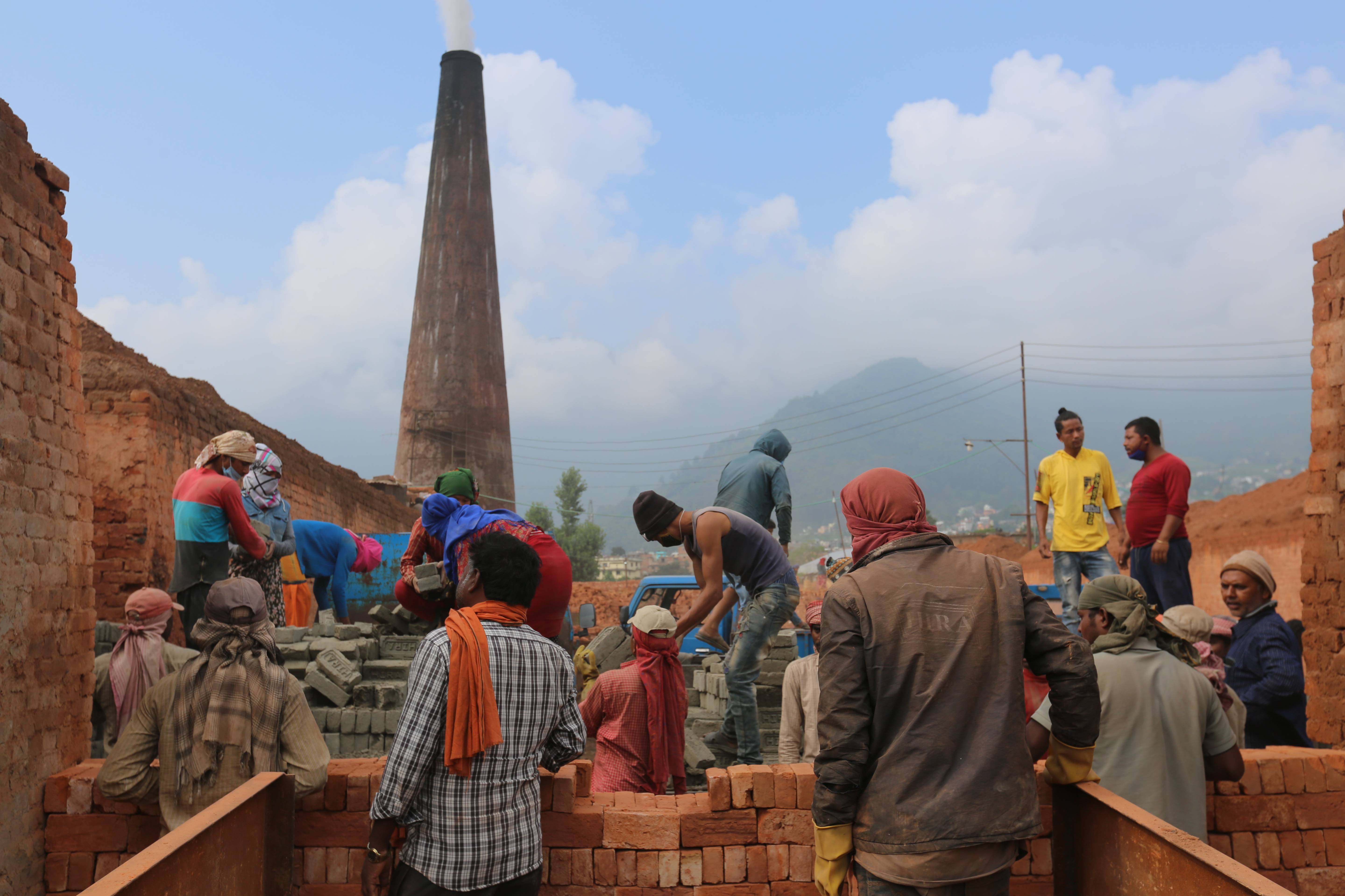 疫情下的尼泊尔红砖厂