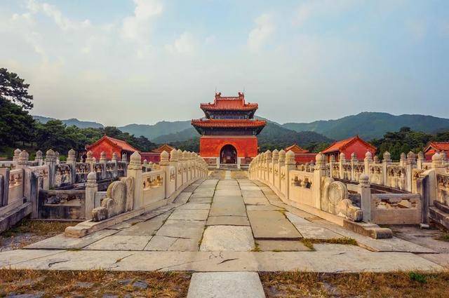 董鄂妃死后遭到的冷遇及原因二