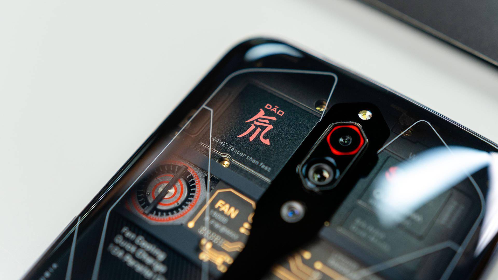 未来感破背而出!红魔5g氘锋透明版图赏