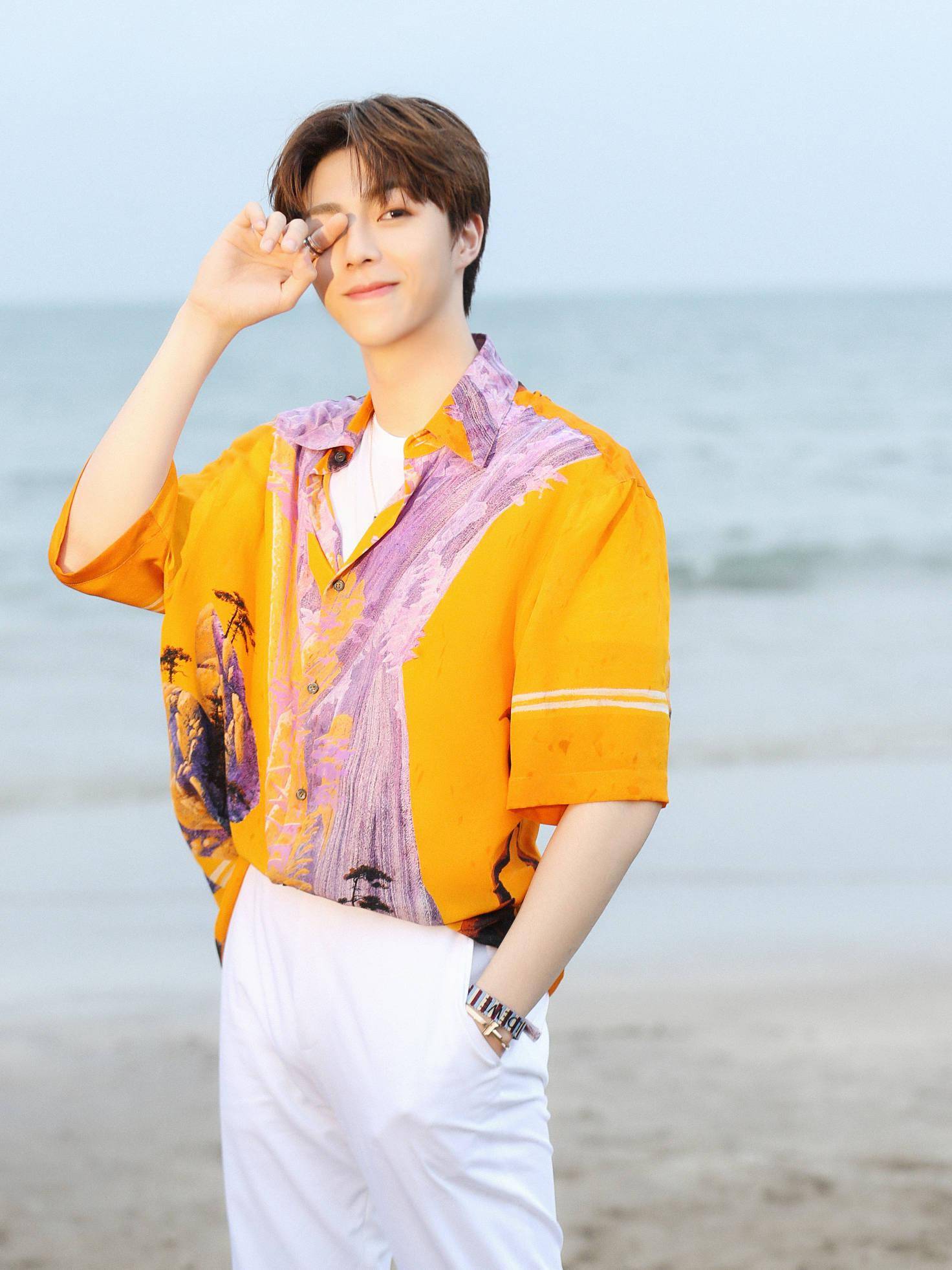 夏天的风吹来了一枚清爽日系大帅哥 农农深夜发文预告今天的惊喜