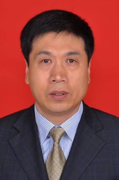 江西抚州人,出生地青海共和,大学学历,文学学士,现任兰州市政协副秘书