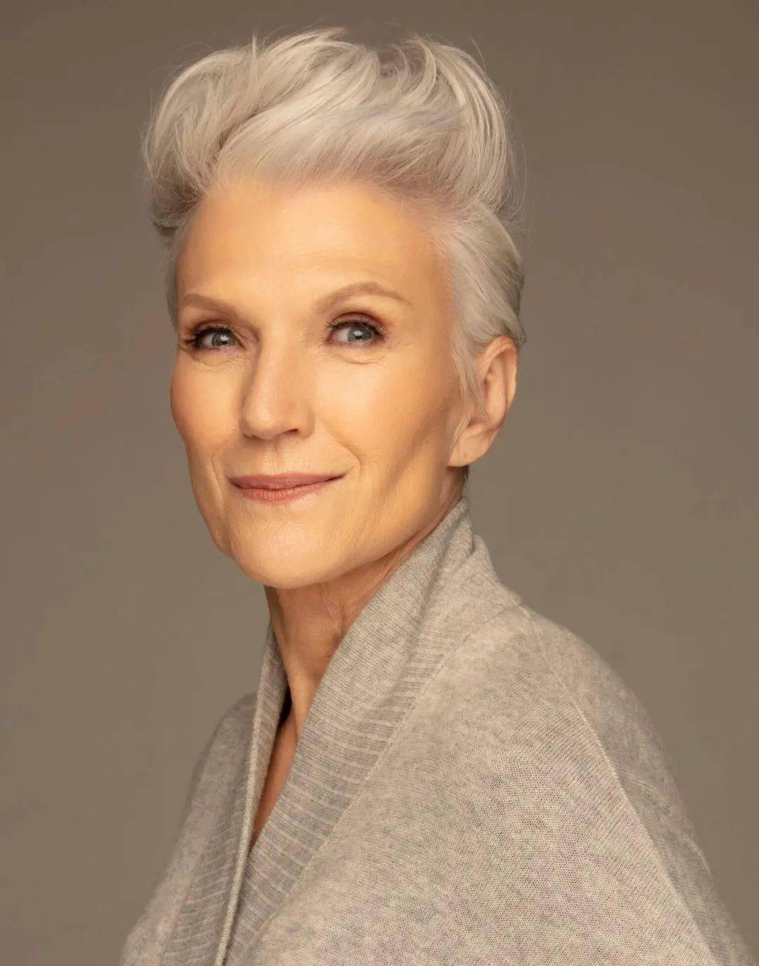 你只想惊呼"哇,这位老太太真的太酷了吧,这完全是自己年老后希望有的