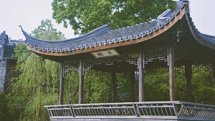 用抖音直播的形式,将一场昆曲雅集送至每一位观众眼前.