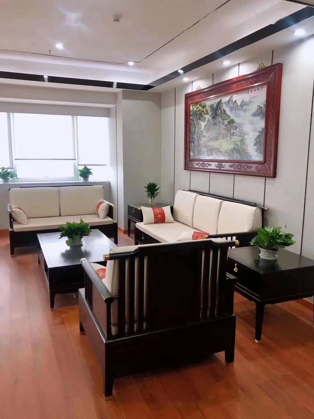 end关注:永林蓝豹地板·绿欧衣柜/橱柜永林蓝豹抖音号:blue.