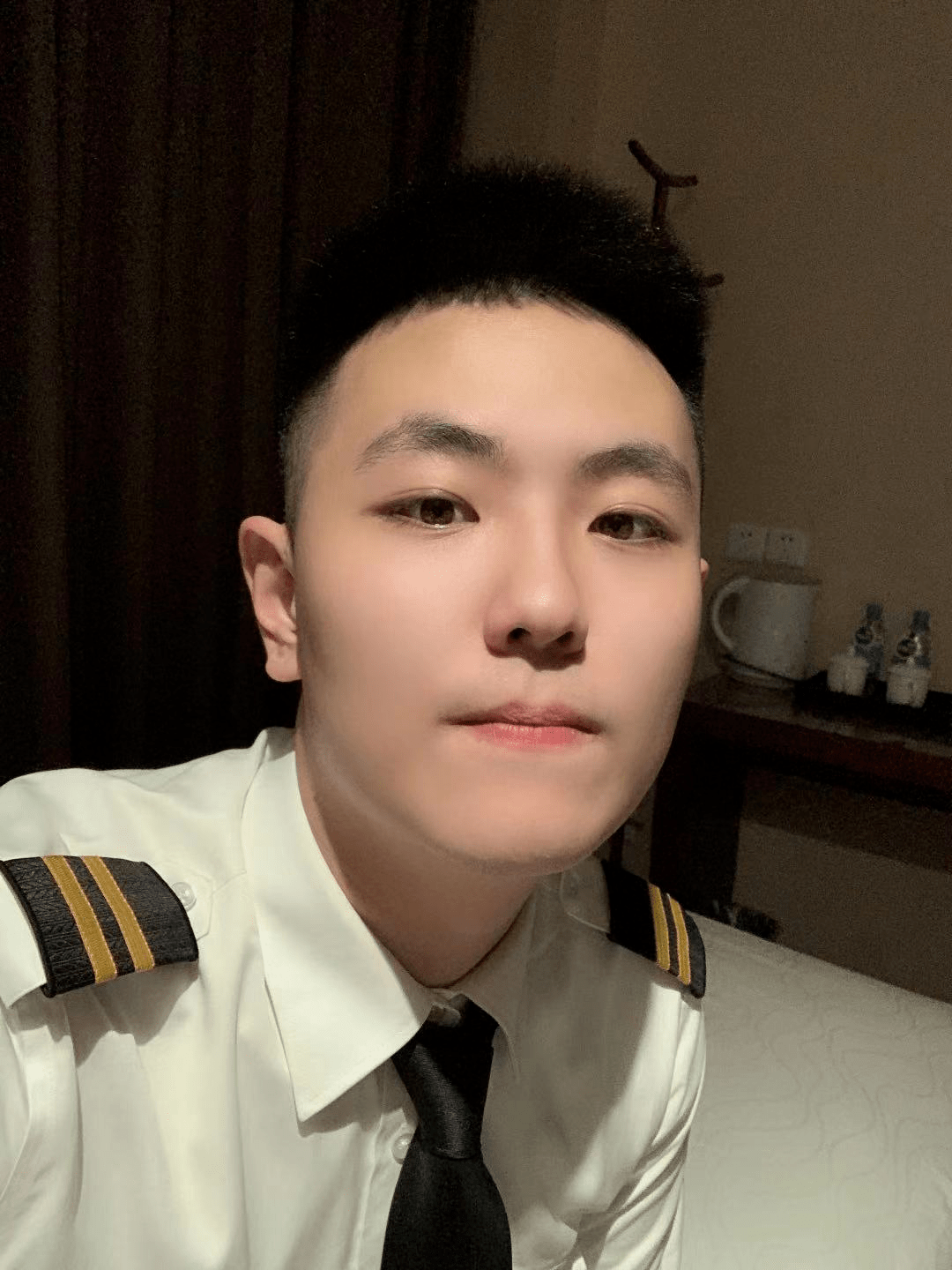 浙江长龙航空空少丁宁每一次飞行我都会收获很多快乐