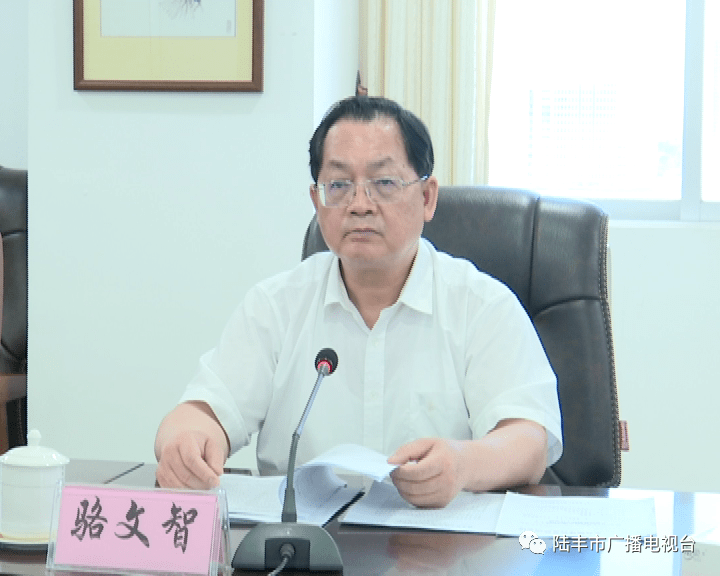 汕尾和我市领导杨扬,叶健德,欧阳柳,沈伟贤,卓思聪参加活动.