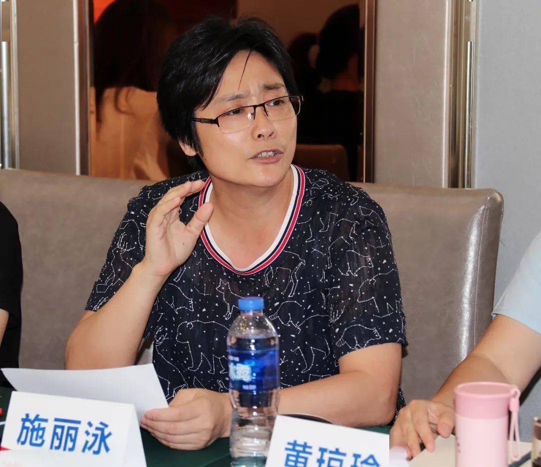 市妇幼保健协会助产士分会主任黄凤凤讲解《产后出血风险预警管理》