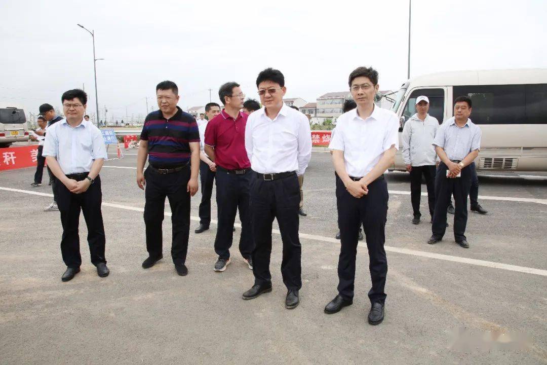 市人大常委会副主任,县委书记左军检查我县防汛,夏收和秸秆综禁工作