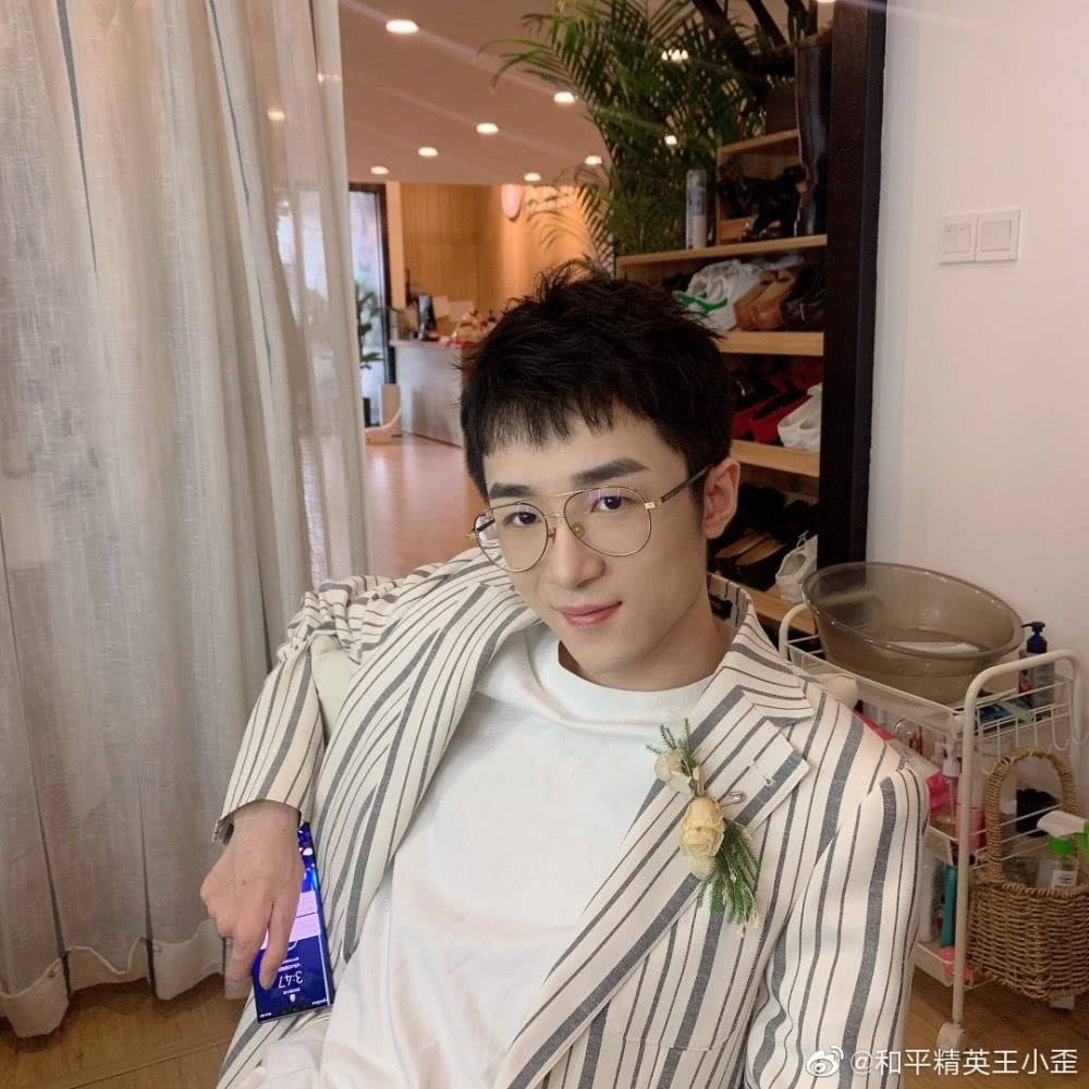 和平精英直播和游戏的相辅相成王小歪为和平精英添砖加瓦