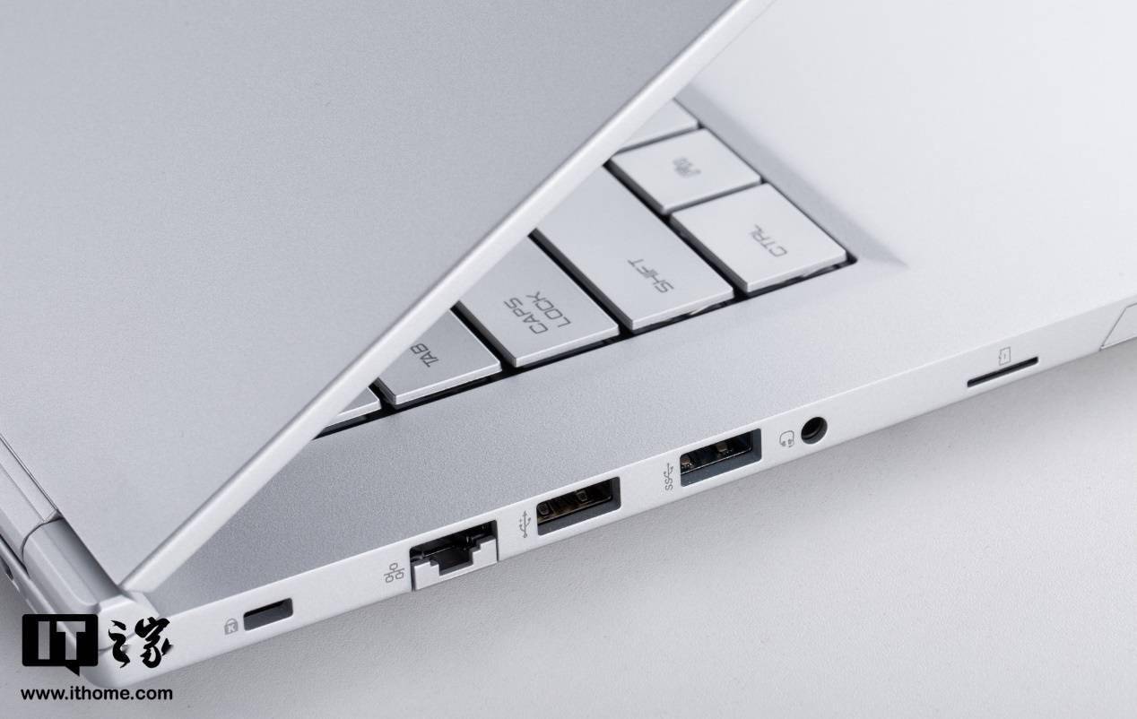 轻薄全能出厂校色机械革命umiairii笔记本体验