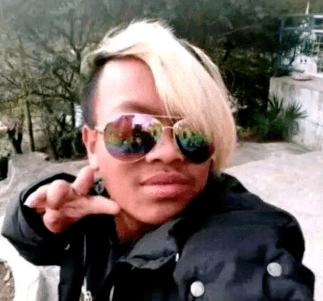 胡子拉碴的看起来很憔悴,经常不刮胡子,这样的男生妥妥的典型熬夜打