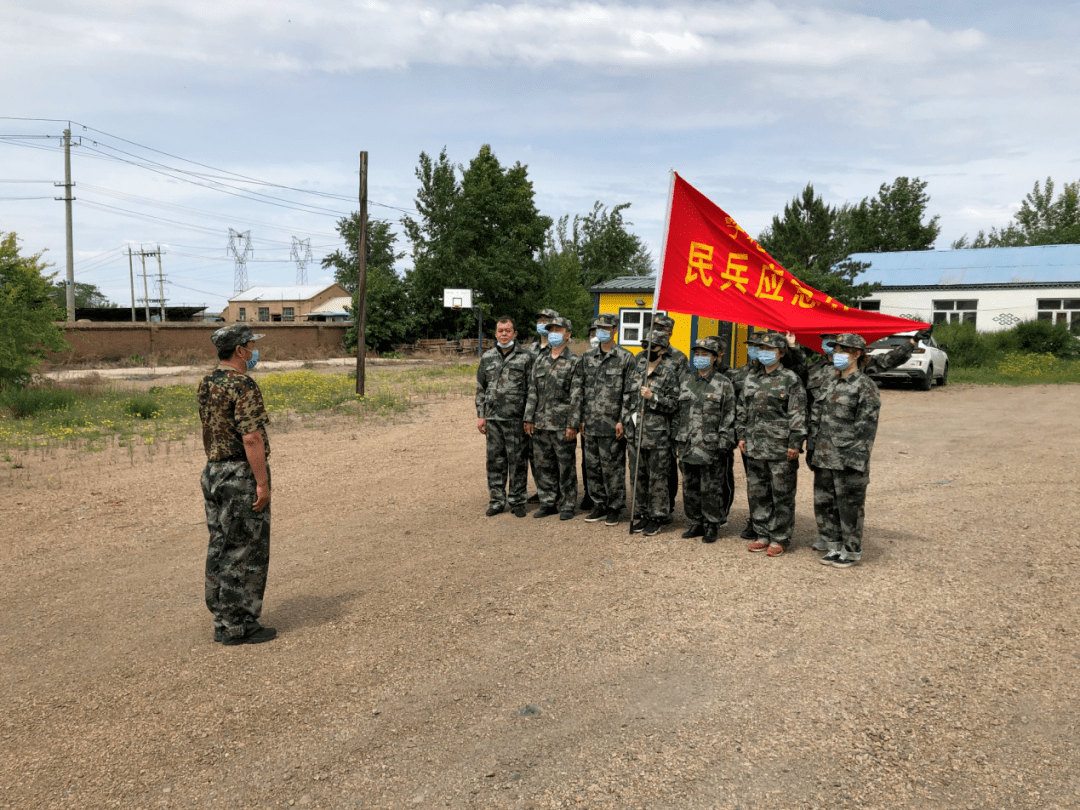 【拉练砺精兵】呼伦街道开展民兵应急排拉练集训