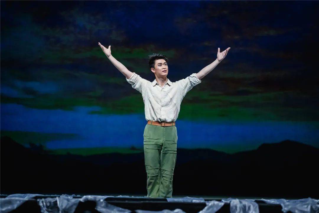 江东丨黎星一杯温醇而老辣的酒