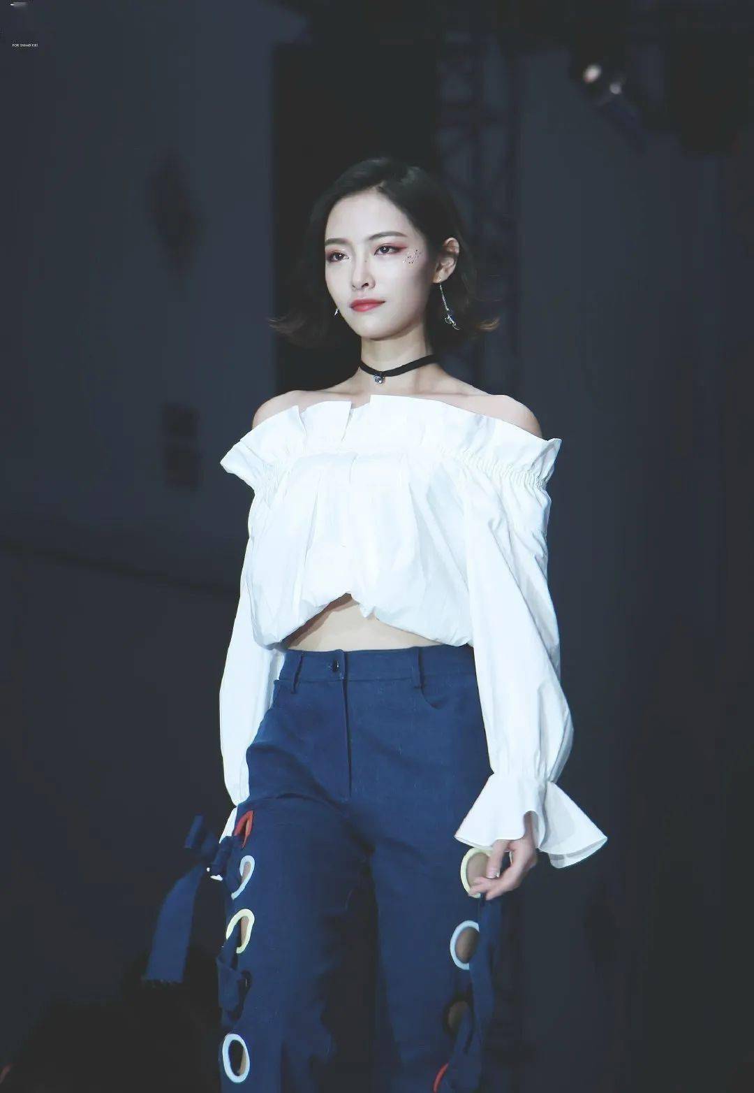 生活志丨许佳琪肩颈杀完美线条如何养成
