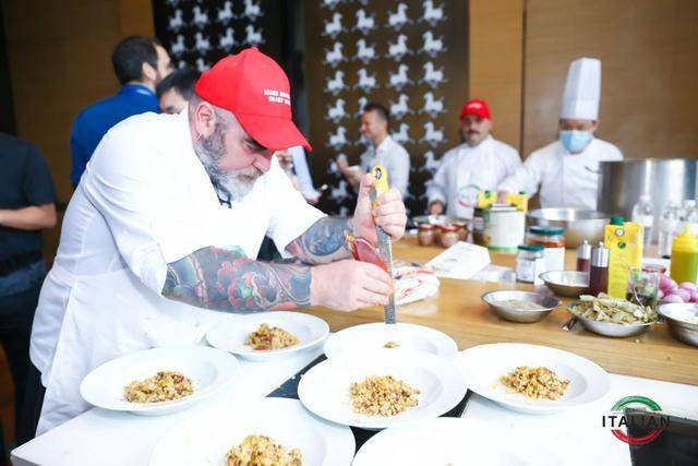 意大利人的吃饭讲究,味浓香烂,原味闻名,喜米面为菜,与大菜相比